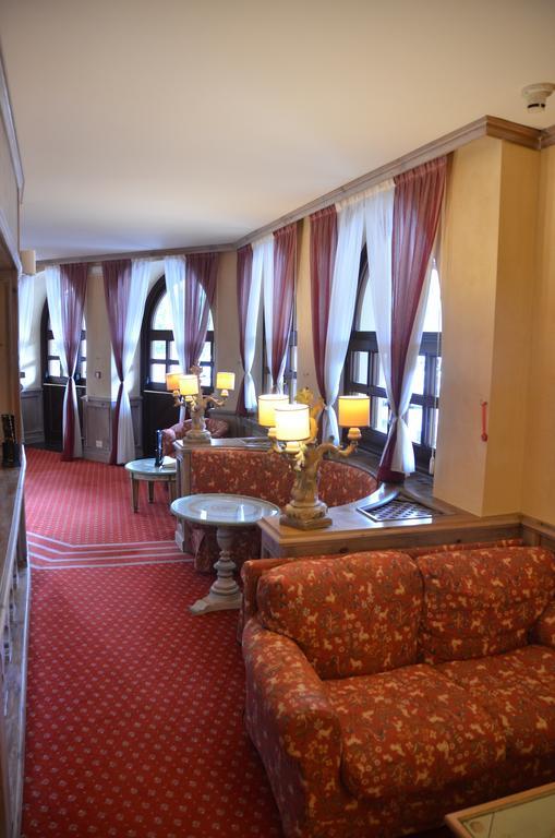 מדונה די קמפיליו Rta Hotel Catturani מראה חיצוני תמונה